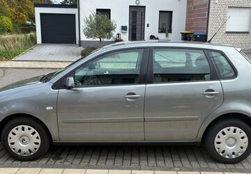 VW Polo 153.283 km 2.100 &euro; Düren 52355