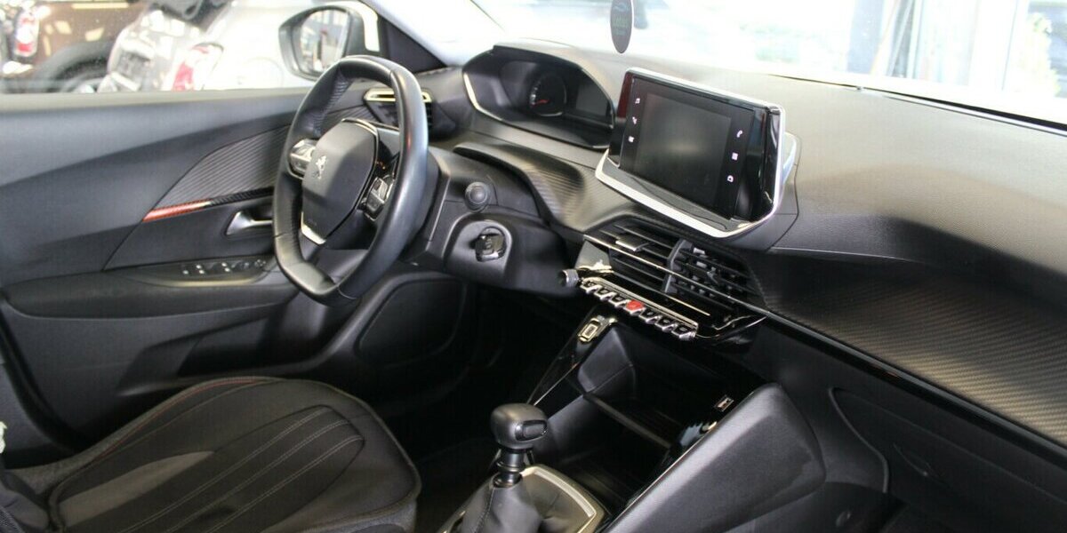 Peugeot 2008 1.2 Active 65.063 km 13.980 &euro; Euskirchen 53881