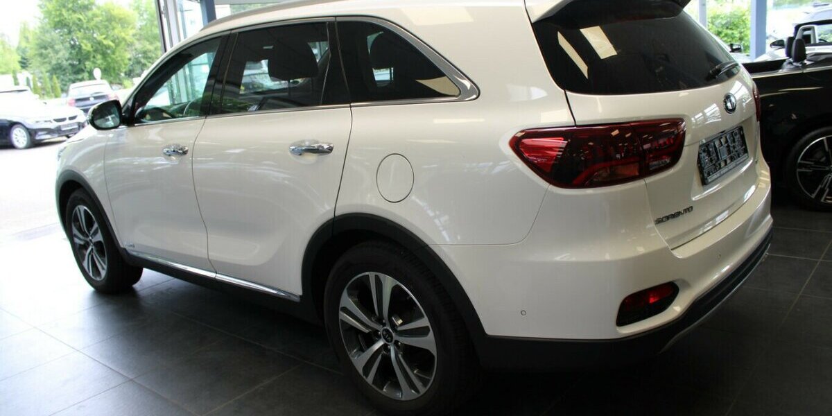 Kia Sorento 2.2 CRDi AWD Aut. Platinum Edition 98.150 km 21.980 &euro; Euskirchen 53881