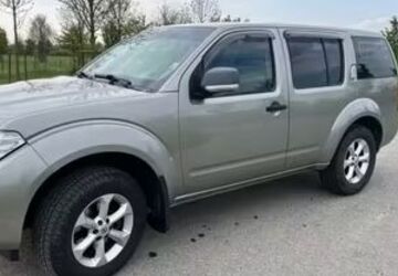 Nissan Pathfinder 227.227 km 10.800 &euro; Kerpen 50170