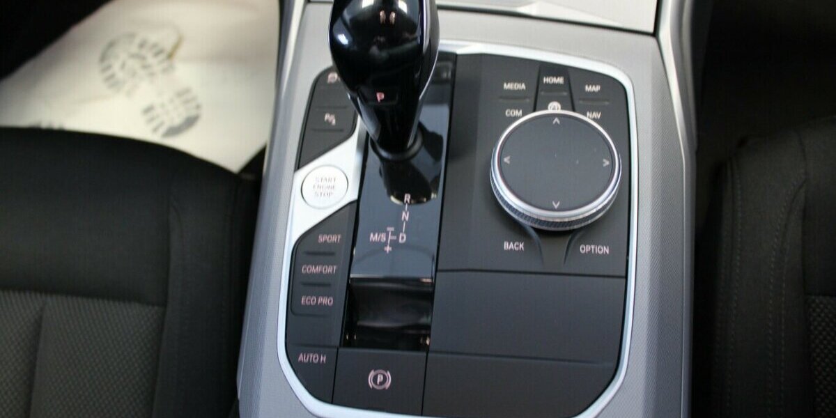 BMW 318 318d Touring Advantage 98.013 km 20.980 &euro; Euskirchen 53881