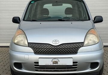 Toyota Verso 180.000 km 3.499 &euro; Düren 52349