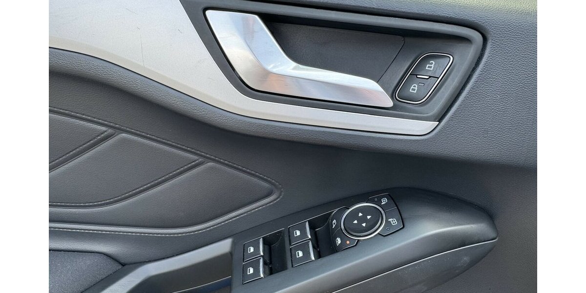 Ford Focus Navi Temp Sth Spurh CarPlay 5xServ GARANTIE 30.000 km 14.900 &euro; Erftstadt 50374
