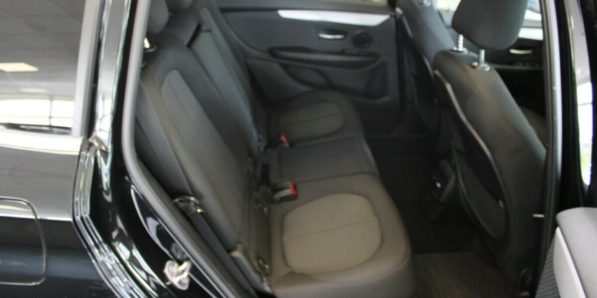 BMW 218 218d Gran Tourer Aut. Advantage 95.090 km 17.980 &euro; Euskirchen 53881