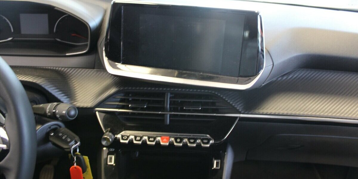 Peugeot 2008 PureTech 100 Allure 44.792 km 14.980 &euro; Euskirchen 53881