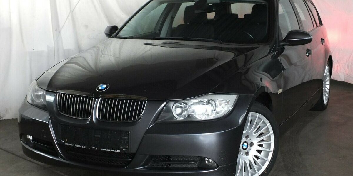 BMW 320D AHK ADVANTAGE/COMFORTPAKET 17ZOLL LMF 179.895 km 6.908 &euro; Köln 50858