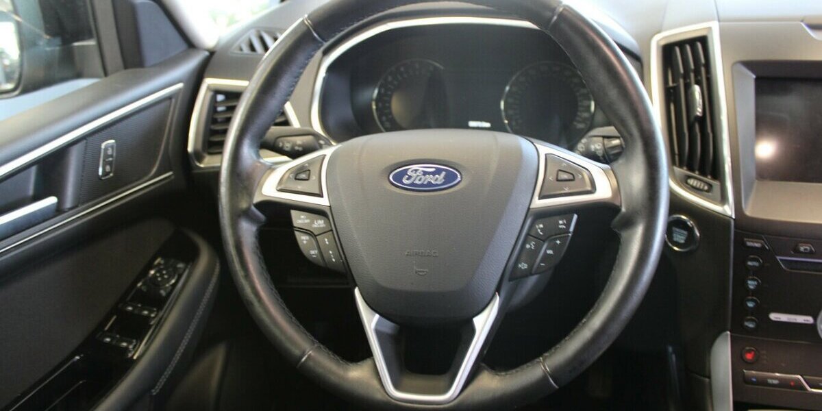 Ford S-Max 2.0 EcoBlue Aut. TITANUM 99.970 km 19.980 &euro; Euskirchen 53881