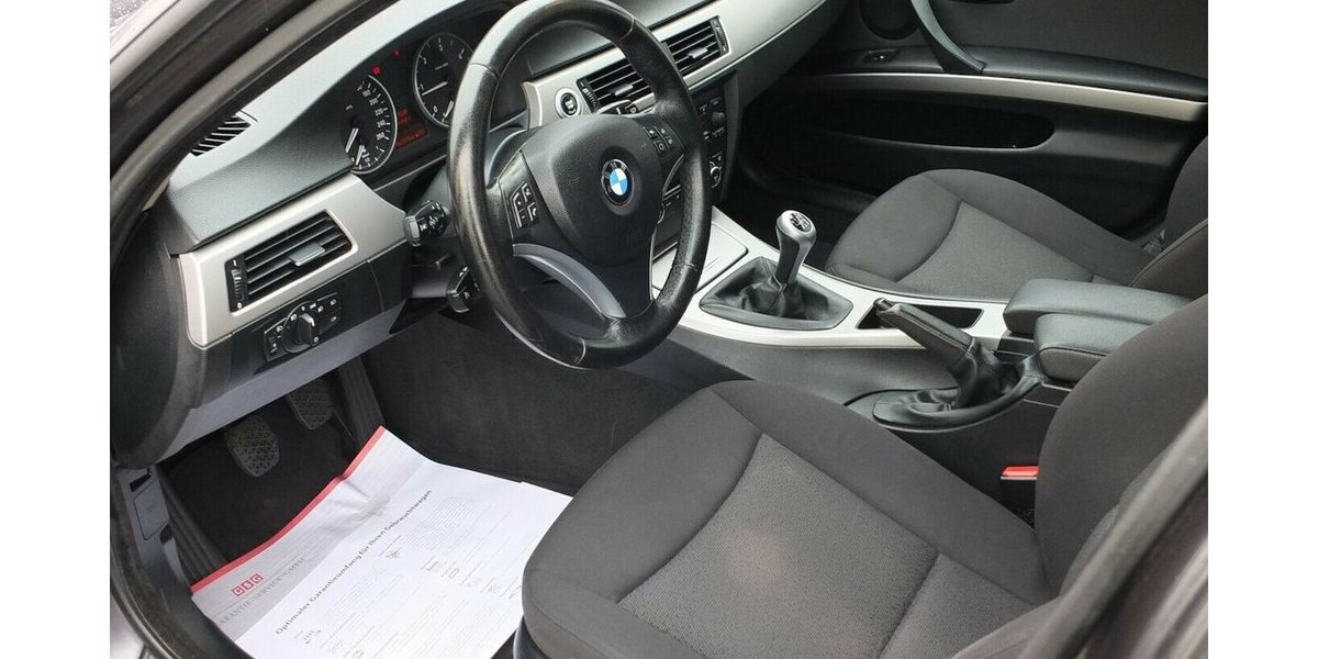 BMW 320D AHK ADVANTAGE/COMFORTPAKET 17ZOLL LMF 179.895 km 6.908 &euro; Köln 50858