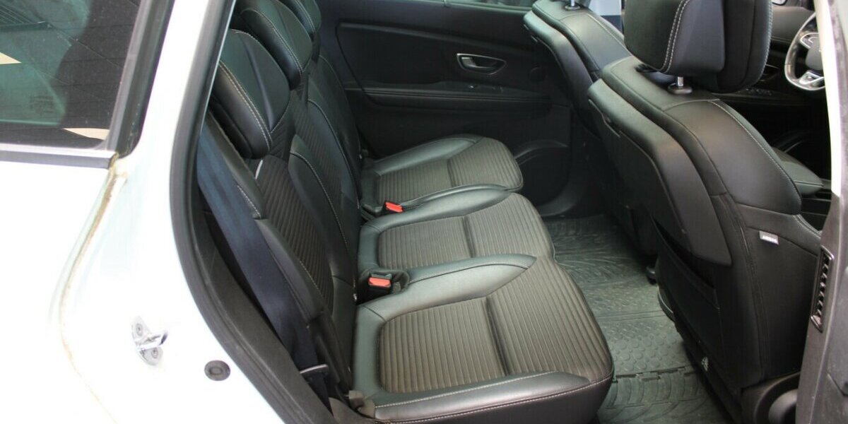 Renault Grand Scenic DCI 160 GPF Bose - Panorama- AHK - 93.959 km 14.980 &euro; Euskirchen 53881
