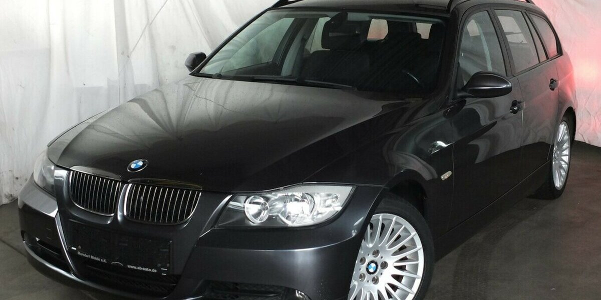 BMW 320D AHK ADVANTAGE/COMFORTPAKET 17ZOLL LMF 179.895 km 6.908 &euro; Köln 50858