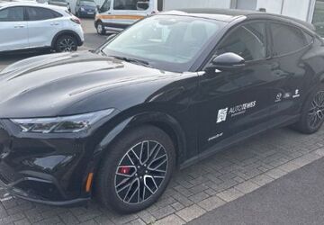 Ford Mustang Mach-E 17.028 km 44.990 &euro; Köln 50825