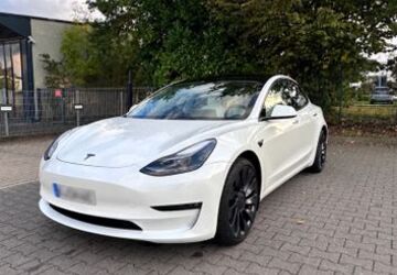 Tesla Model 3 21.800 km 38.900 &euro; Köln 51109