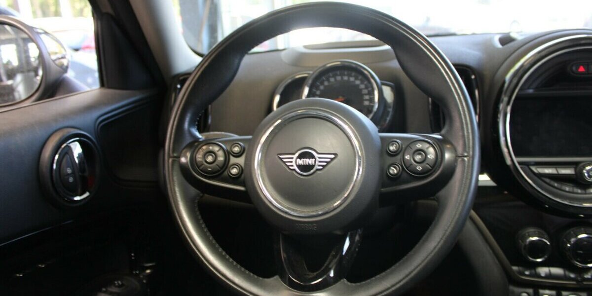 Mini Cooper SE Countryman ALL4 - Panorama - Head-Up - 84.220 km 19.980 &euro; Euskirchen 53881