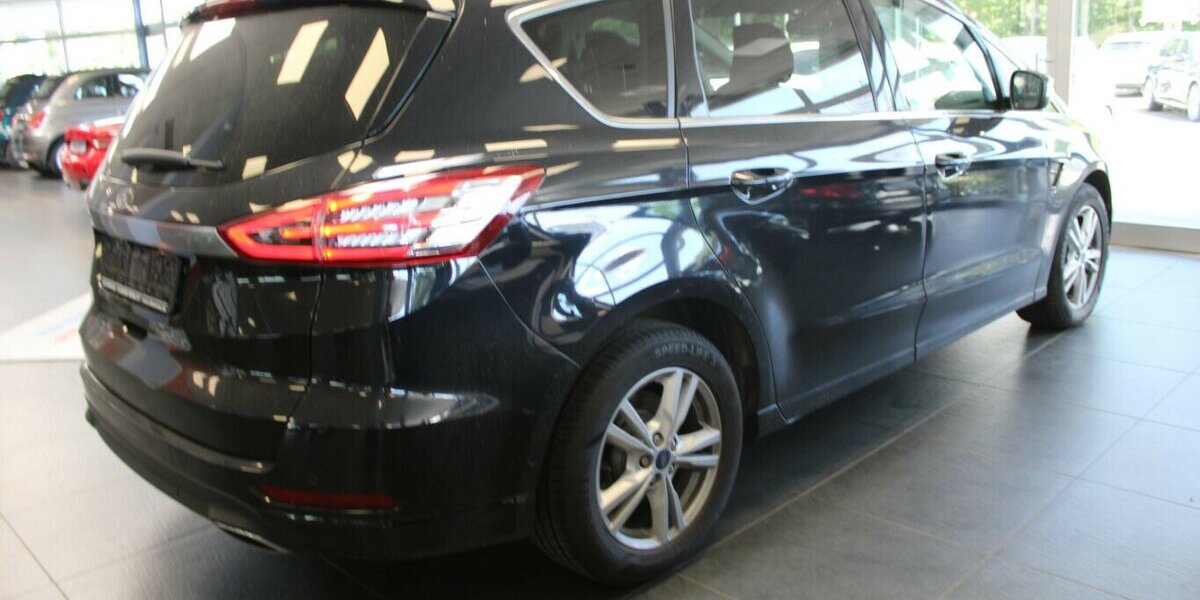 Ford S-Max 2.0 EcoBlue Aut. TITANUM 99.970 km 19.980 &euro; Euskirchen 53881