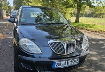 Lancia Ypsilon 208.500 km 1.900 &euro; Köln 51147
