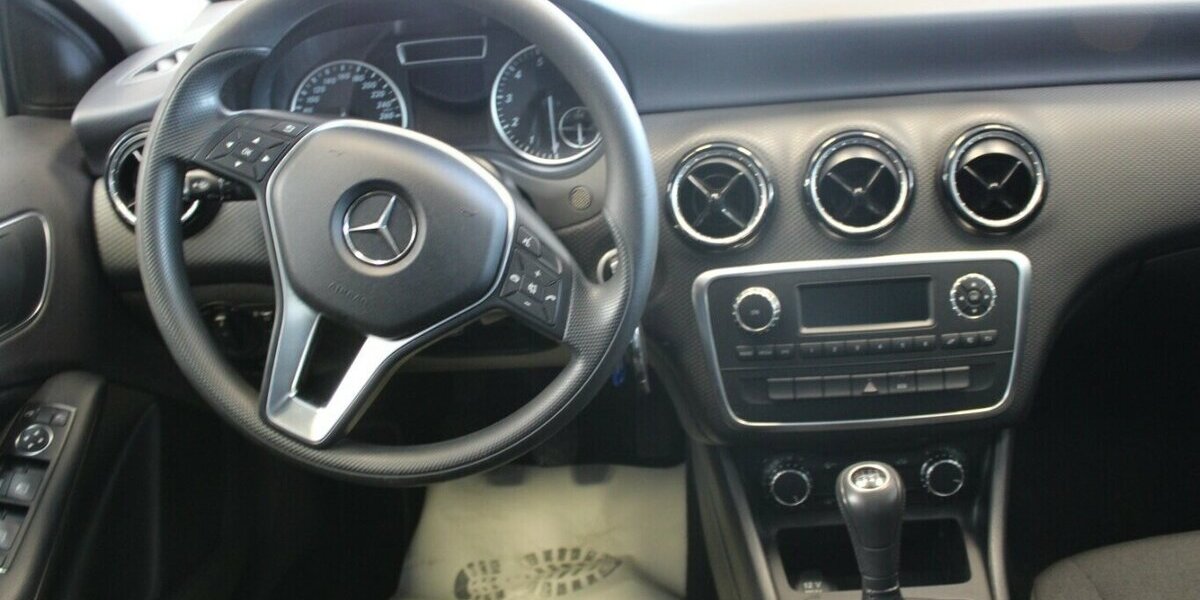 Mercedes-Benz A 180 (BlueEFFICIENCY) 46.400 km 11.980 &euro; Euskirchen 53881