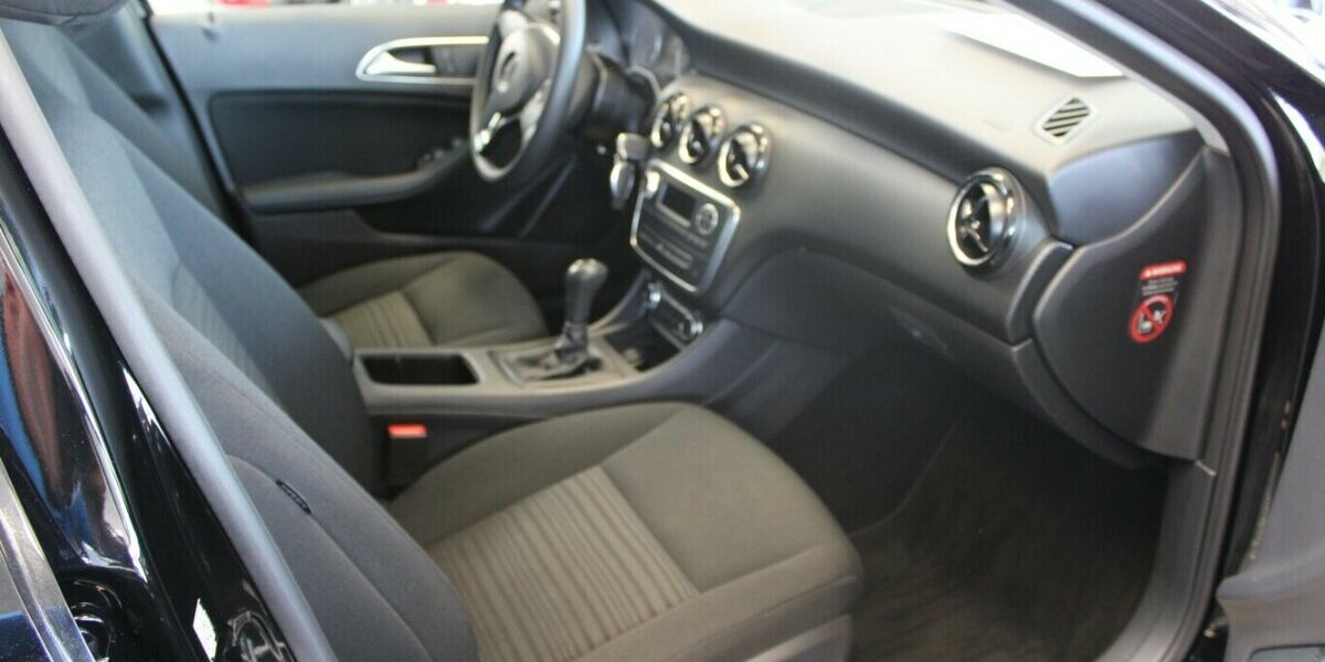 Mercedes-Benz A 180 (BlueEFFICIENCY) 46.400 km 11.980 &euro; Euskirchen 53881