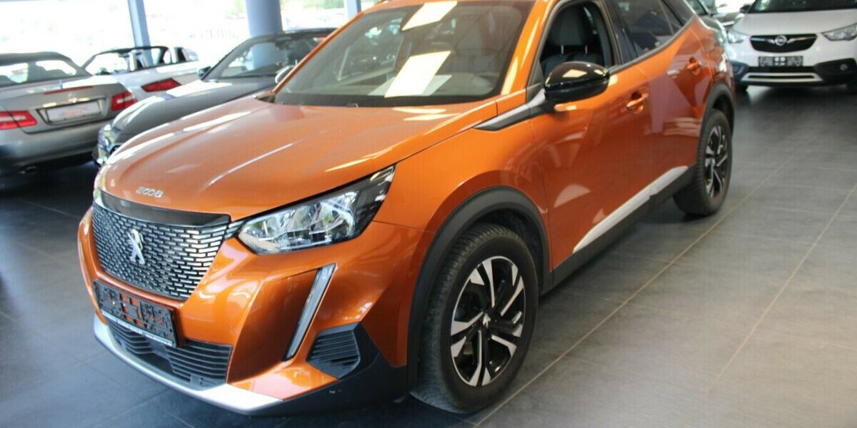 Peugeot 2008 PureTech 100 Allure 44.792 km 14.980 &euro; Euskirchen 53881
