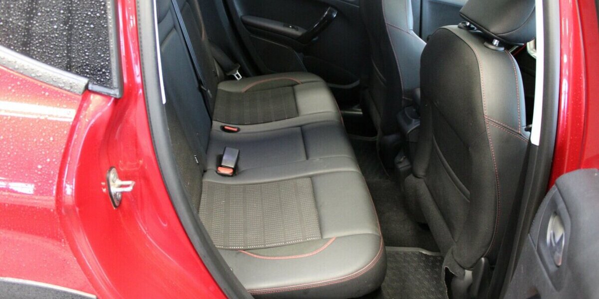 Peugeot 2008 PureTech 130 GPF GT-line - Panoramadach - AHK 107.572 km 9.980 &euro; Euskirchen 53881