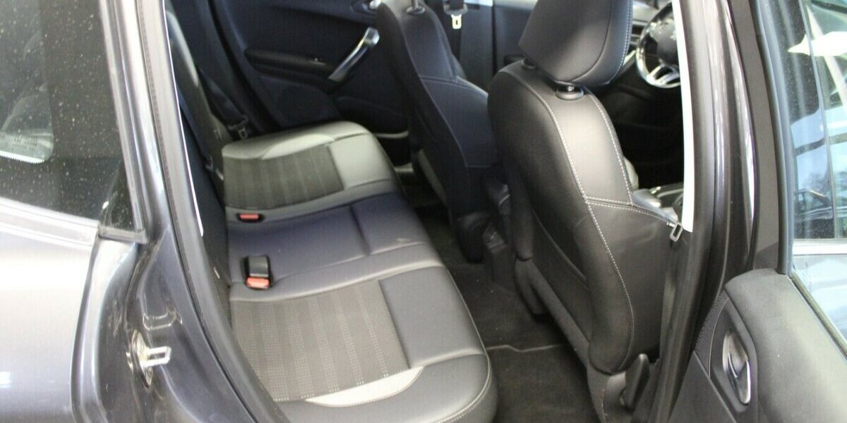 Peugeot 2008 PureTech 110 Allure 103.900 km 8.980 &euro; Euskirchen 53881