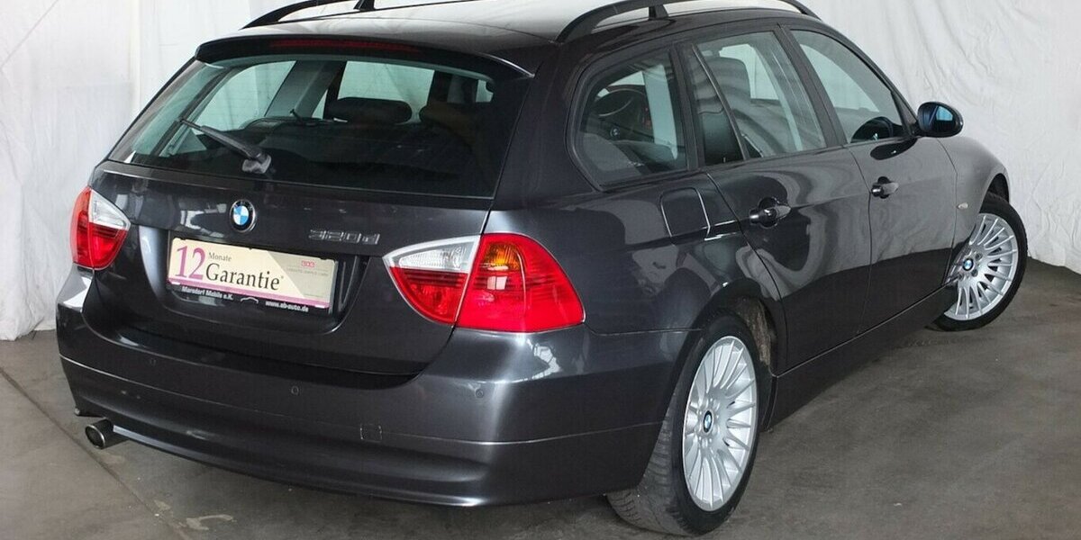 BMW 320D AHK ADVANTAGE/COMFORTPAKET 17ZOLL LMF 179.895 km 6.908 &euro; Köln 50858